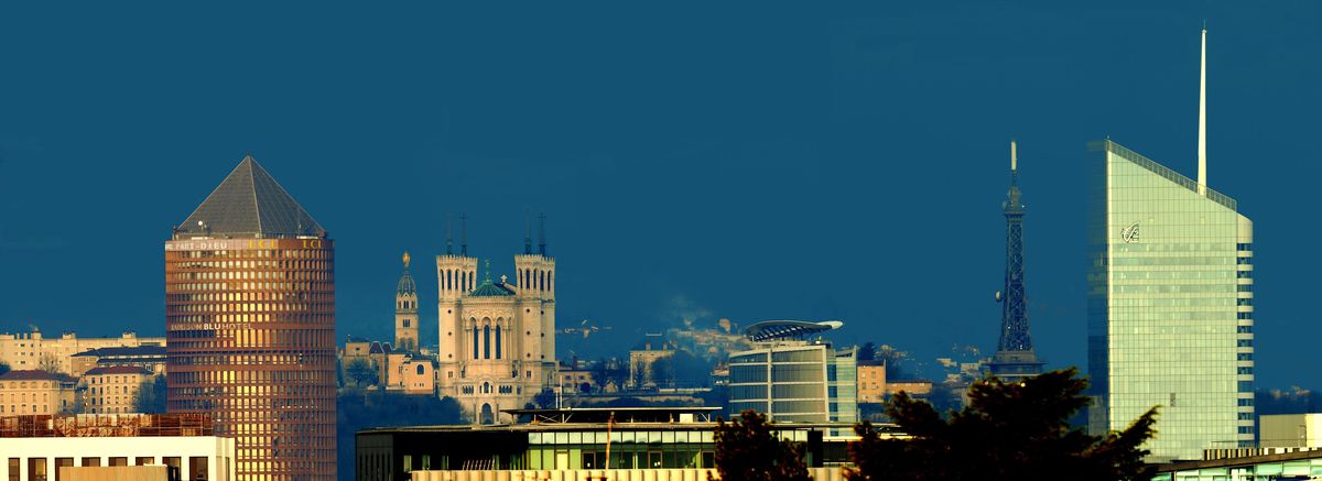 Entre deux tours — Lyon depuis l'est